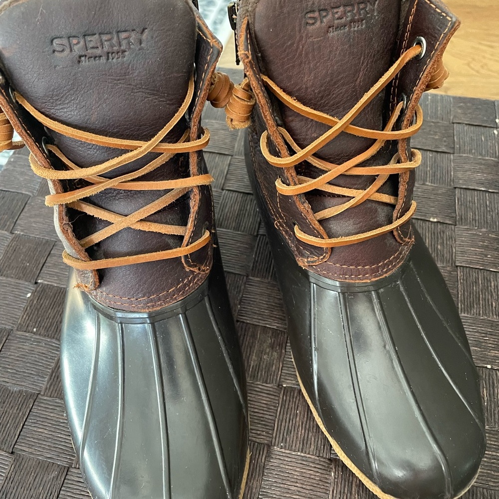 Sperry Top-Sider Saltwater Duck Boots - Women's Size 8.5. Brown / Dark Brown
